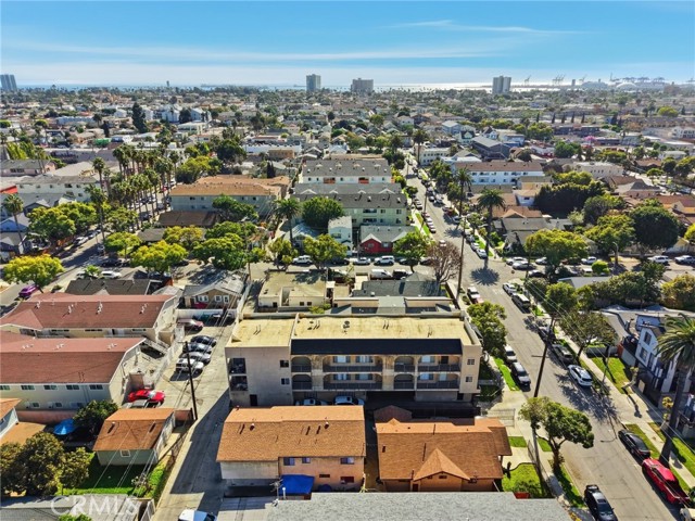 Detail Gallery Image 3 of 32 For 826 Gaviota, Long Beach,  CA 90813 - – Beds | – Baths