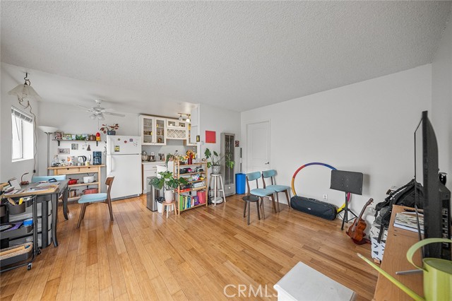 905 Gardenia Avenue, Long Beach CA: https://media.crmls.org/medias/21a24587-31cd-4675-8bb7-0f5312b75cbe.jpg