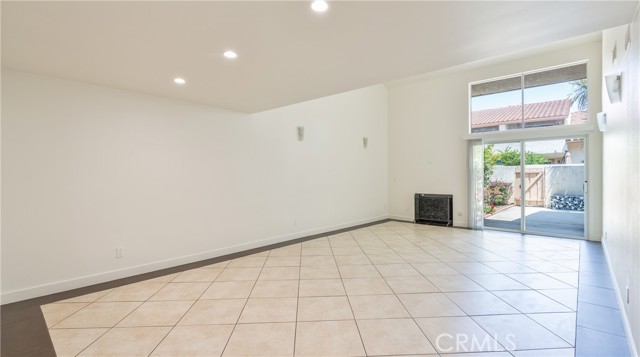 3747 Oak Glen Drive, Newbury Park CA: https://media.crmls.org/medias/21a26399-0dfb-4b4f-9bc8-eeb94b6d905b.jpg