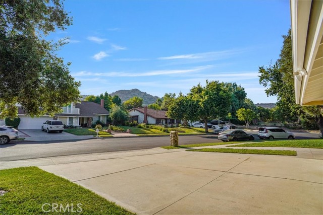 10624 Nevada Avenue, Chatsworth CA: https://media.crmls.org/medias/21a271e1-32fc-45a1-9d02-e96d3b9ef4d0.jpg