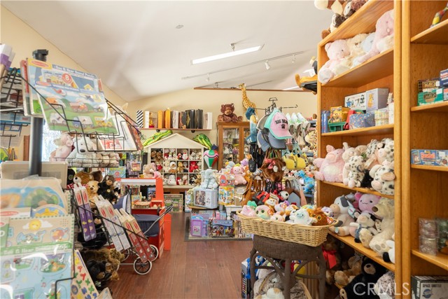 652 Pine Knot, Big Bear Lake CA: https://media.crmls.org/medias/21a28723-c799-48c8-b271-1027ac6260c6.jpg