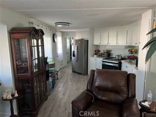 2550 E AVENUE I, Lancaster CA: https://media.crmls.org/medias/21a2f481-0330-4e81-815f-f974eb3ec496.jpg