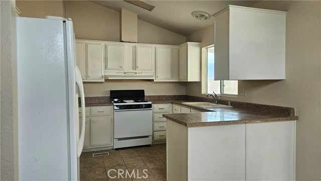 Detail Gallery Image 6 of 16 For 69525 Dillon, Desert Hot Springs,  CA 92241 - 2 Beds | 2 Baths