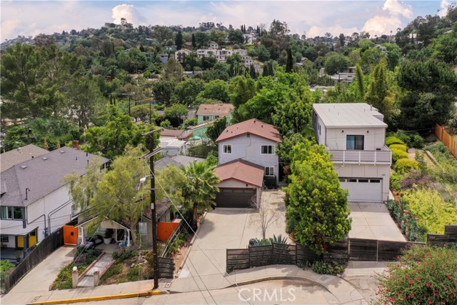 2114 India Street, Los Angeles CA: https://media.crmls.org/medias/21a33e83-4a62-409b-8c44-714ecfa46d84.jpg