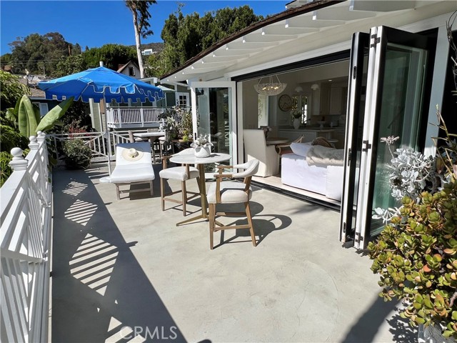 Detail Gallery Image 5 of 21 For 31502 Shrewsbury Dr, Laguna Beach,  CA 92651 - 2 Beds | 2/1 Baths