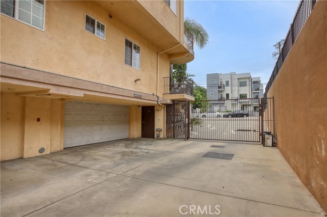 Detail Gallery Image 23 of 24 For 6064 Hazelhurst Pl #1,  North Hollywood,  CA 91606 - 3 Beds | 3/1 Baths