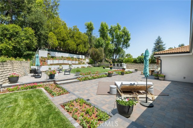 Detail Gallery Image 23 of 27 For 5100 Orrville Ave, Woodland Hills,  CA 91367 - 4 Beds | 3 Baths