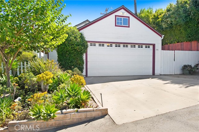 284 Heavenly Valley Rd, Newbury Park, CA 91320