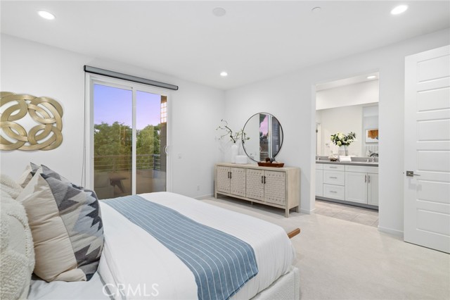 118 Modjeska, Irvine CA: https://media.crmls.org/medias/21a510a3-18d0-470a-8667-24fc50264b54.jpg