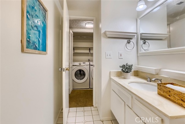 2217 Curtis Avenue, Redondo Beach, California 90278, 2 Bedrooms Bedrooms, ,1 BathroomBathrooms,Residential,Sold,Curtis,SB22069328