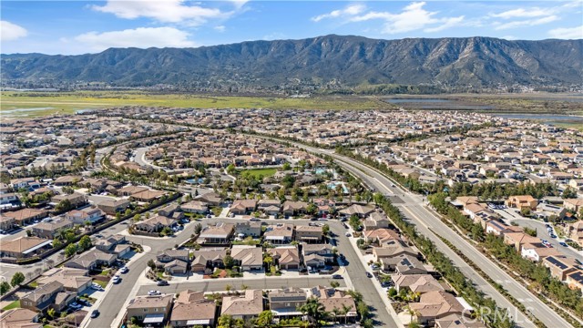 Detail Gallery Image 4 of 51 For 29311 Dugout, Lake Elsinore,  CA 92530 - 4 Beds | 2 Baths