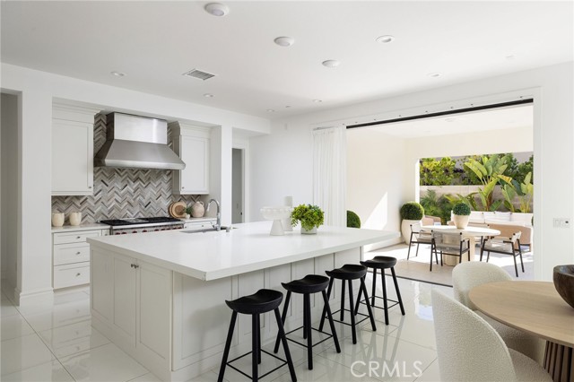 Detail Gallery Image 16 of 52 For 104 Interstellar, Irvine,  CA 92618 - 5 Beds | 5/1 Baths