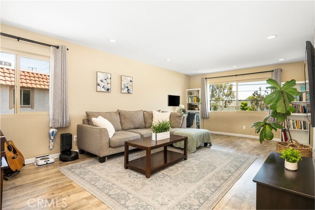 Detail Gallery Image 2 of 37 For 25388 via Verde #4,  Lake Forest,  CA 92630 - 2 Beds | 1 Baths