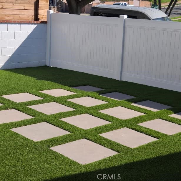 Detail Gallery Image 2 of 13 For 25151 Costeau, Laguna Hills,  CA 92653 - 4 Beds | 2 Baths