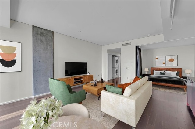 1155 S Grand Avenue, Los Angeles CA: https://media.crmls.org/medias/21a6d78b-902b-4eb1-8d7a-ccee7989c71f.jpg