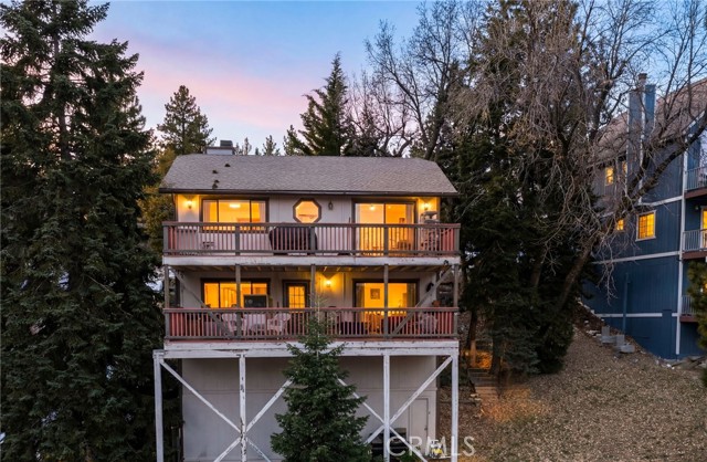 Detail Gallery Image 2 of 31 For 2011 Nob Hill, Running Springs,  CA 92382 - 3 Beds | 2/1 Baths