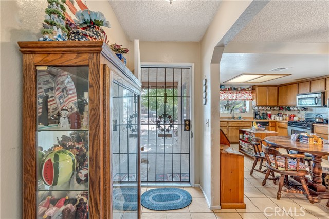 Detail Gallery Image 14 of 31 For 11870 9th, Hesperia,  CA 92345 - 3 Beds | 2 Baths