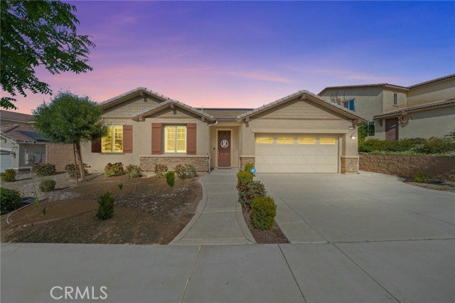 Detail Gallery Image 2 of 61 For 11066 Guffey Ranch Way, Corona,  CA 92883 - 4 Beds | 2 Baths