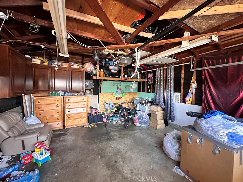 https://media.crmls.org/medias/21a8fcd0-4188-47a2-b067-fd88bc1f7c78.jpg?preset=X-Large