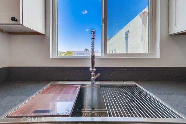 1009 Coronado Avenue, Long Beach CA: https://media.crmls.org/medias/21a9bdb0-176e-4f94-979f-0470115c29a9.jpg