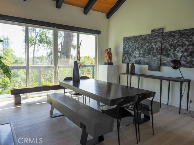 Detail Gallery Image 12 of 28 For 5177 Medina Rd, Woodland Hills,  CA 91364 - 3 Beds | 3 Baths