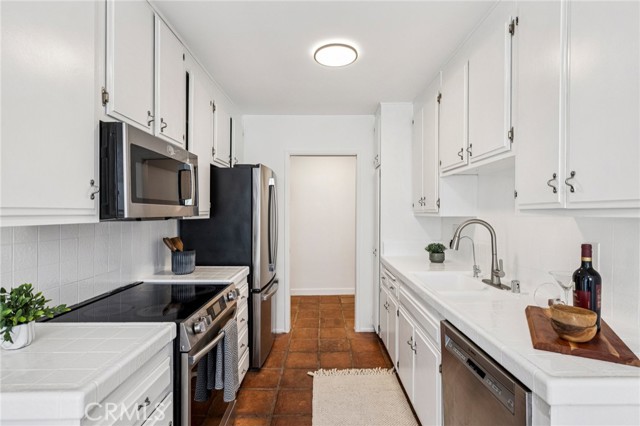 Detail Gallery Image 6 of 21 For 947 16th St #5,  Santa Monica,  CA 90403 - 2 Beds | 2 Baths