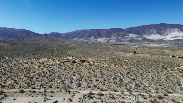 765 Cloud Road, Lucerne Valley CA: https://media.crmls.org/medias/21ab3ea1-eefe-406c-a7b4-fe5099415047.jpg