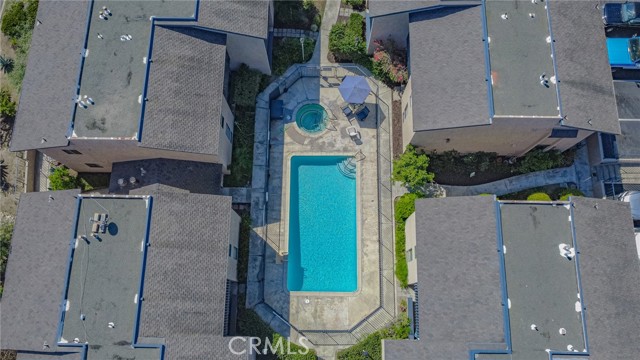Community pool & spa