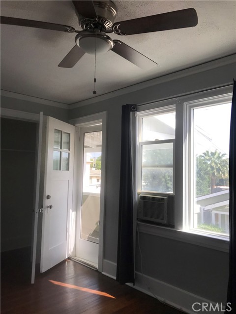 254 E Glenarm Street, Pasadena CA: https://media.crmls.org/medias/21abc9b7-e565-48d8-aa37-efa65f2a03ee.jpg