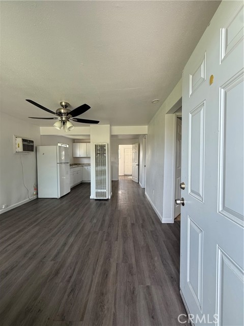 411 Fancher Street, Planada CA: https://media.crmls.org/medias/21abdea3-c564-4ae0-ba46-a7efae56daf8.jpg
