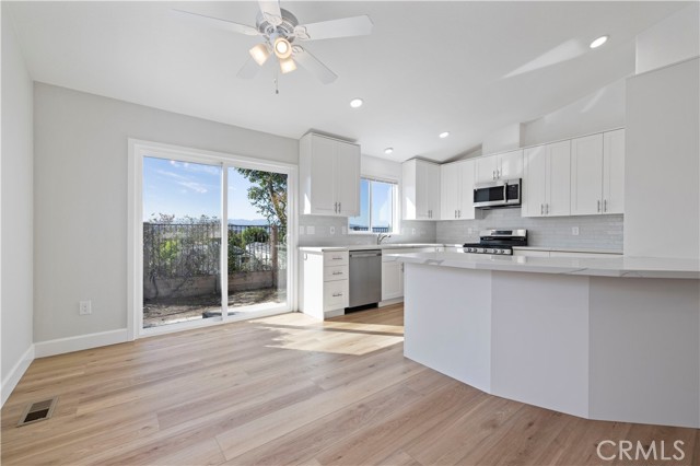 Detail Gallery Image 10 of 40 For 20066 Crestview, Canyon Country,  CA 91351 - 2 Beds | 2 Baths