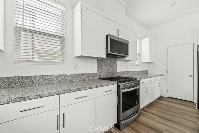 Detail Gallery Image 13 of 43 For 1302 W Bushell St, Anaheim,  CA 92805 - 4 Beds | 3/1 Baths