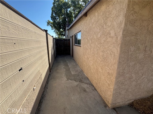 8135 Wakefield Avenue, Panorama City CA: https://media.crmls.org/medias/21ae8c6a-93e1-42de-b8ca-cd54209b7f8a.jpg