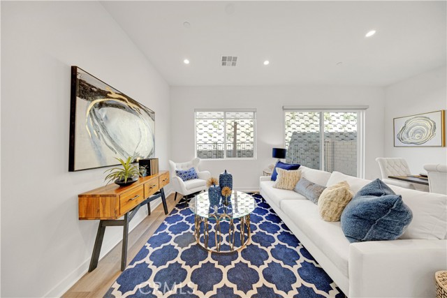 Detail Gallery Image 15 of 47 For 22049 Portofino Dr, Walnut,  CA 91789 - 4 Beds | 3/1 Baths