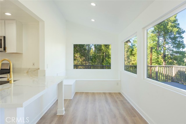 776 Nadelhorn, Lake Arrowhead CA: https://media.crmls.org/medias/21af48a5-3eec-455b-bc5f-7b2cc8d4fc63.jpg