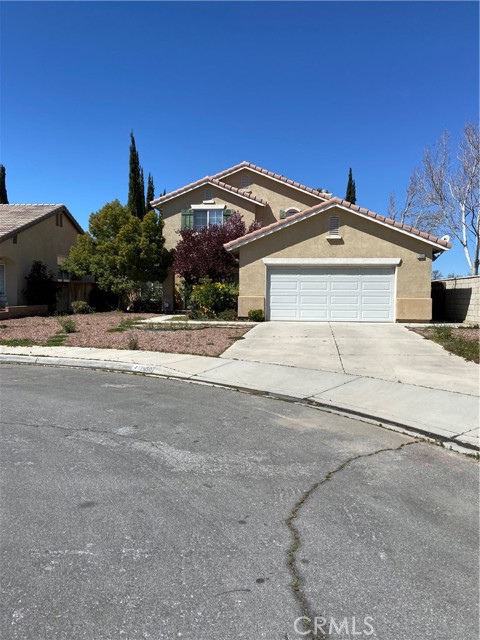 Detail Gallery Image 1 of 7 For 12890 Bootridge Ln, Victorville,  CA 92392 - 4 Beds | 2/1 Baths