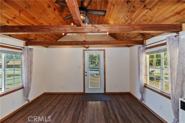 Detail Gallery Image 8 of 49 For 39234 N Shore Dr, Fawnskin,  CA 92333 - 2 Beds | 1/1 Baths