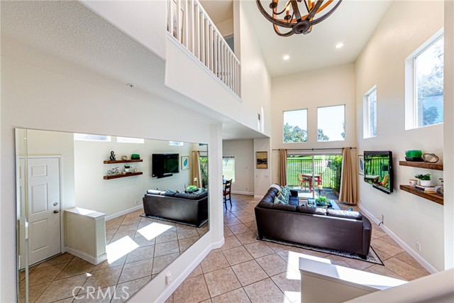 Detail Gallery Image 14 of 41 For 162 Sims Way, Placentia,  CA 92870 - 4 Beds | 2/1 Baths