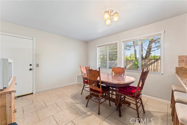 Detail Gallery Image 8 of 30 For 14720 Marymount St, Moorpark,  CA 93021 - 3 Beds | 2 Baths
