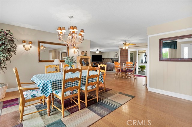 Detail Gallery Image 9 of 56 For 20115 Shoshonee, Apple Valley,  CA 92307 - 4 Beds | 2 Baths