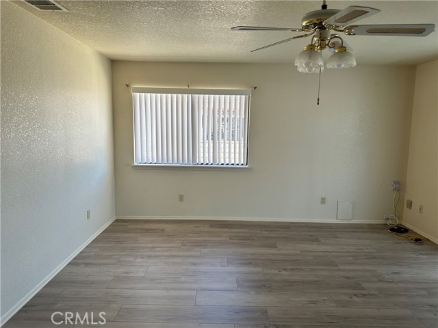 14572 Lighthouse Lane, Helendale CA: https://media.crmls.org/medias/21b26db9-1fda-428f-a5ad-8069636fc64e.jpg