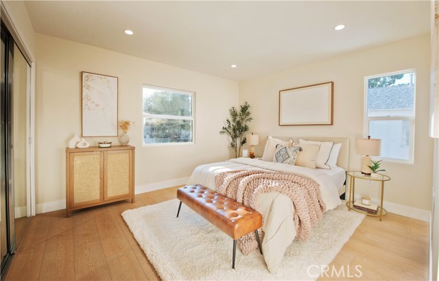 Detail Gallery Image 13 of 47 For 5864 Jamieson Ave, Encino,  CA 91316 - 3 Beds | 3 Baths
