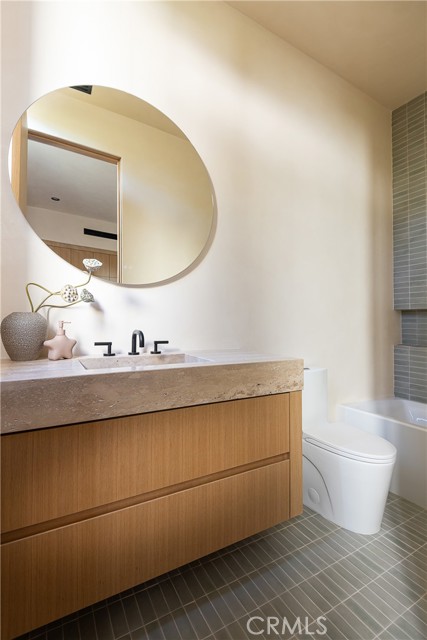 5824 Manton Avenue, Woodland Hills CA: https://media.crmls.org/medias/21b44a4f-4033-432d-b625-ba5d444c6cf8.jpg
