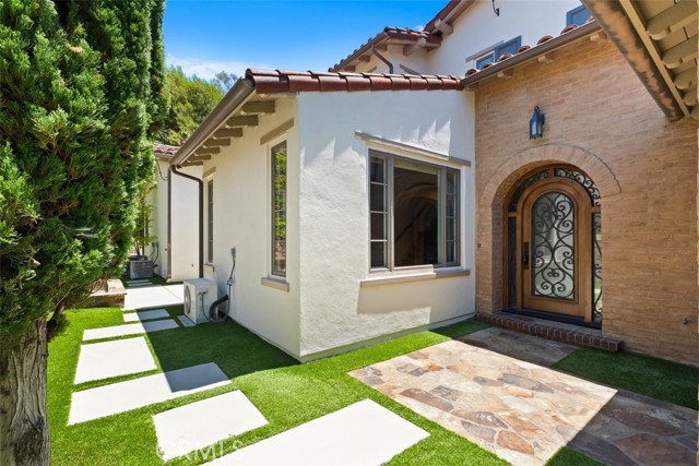 34 Tall Hedge, Irvine CA: https://media.crmls.org/medias/21b4a403-cba5-4c4e-8c19-e10eca830f1f.jpg