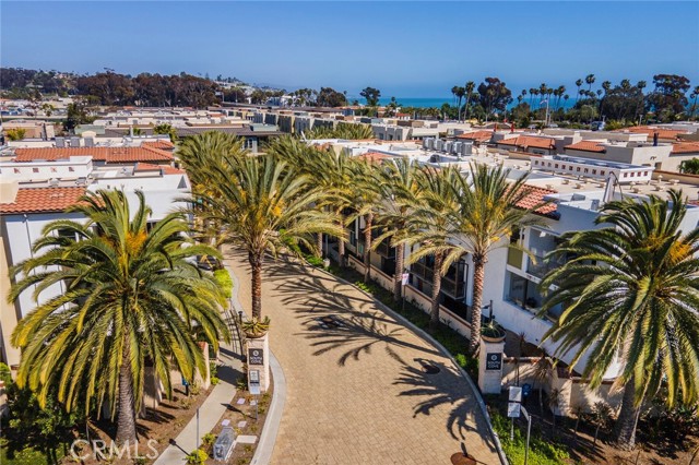 Detail Gallery Image 3 of 22 For 2047 Doheny Way, Dana Point,  CA 92629 - 3 Beds | 4 Baths