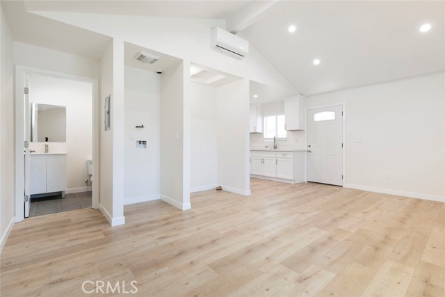 Detail Gallery Image 11 of 17 For 17237 Kingsbury St a,  Granada Hills,  CA 91344 - 0 Beds | 1 Baths