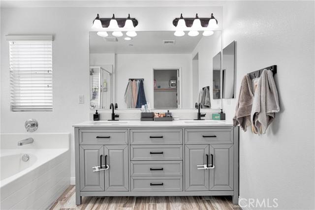 Detail Gallery Image 33 of 49 For 13458 Snowdrop Ct, Victorville,  CA 92394 - 5 Beds | 3 Baths