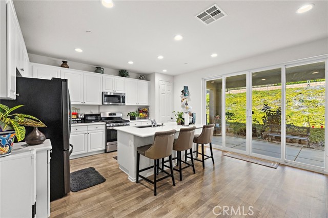 Detail Gallery Image 8 of 23 For 11662 Starlily Ct, Corona,  CA 92883 - 4 Beds | 3 Baths