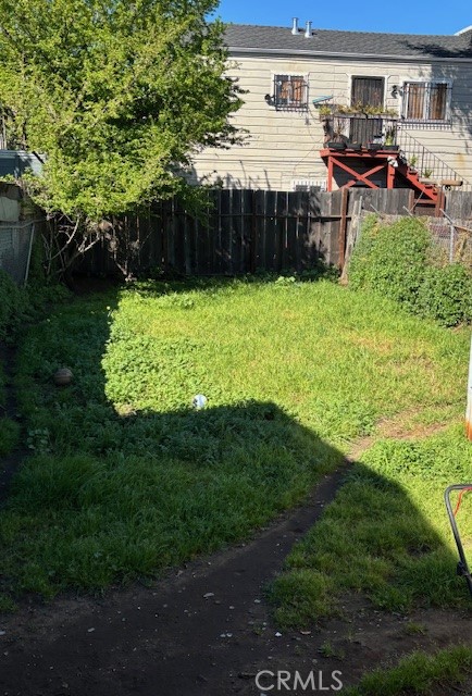 Detail Gallery Image 2 of 5 For 731 Campbell St, Oakland,  CA 94607 - 2 Beds | 1 Baths