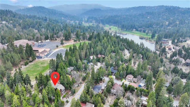 825 Grass Valley Road, Lake Arrowhead CA: https://media.crmls.org/medias/21b6ca85-eaec-4851-8a01-98992c54fdf0.jpg